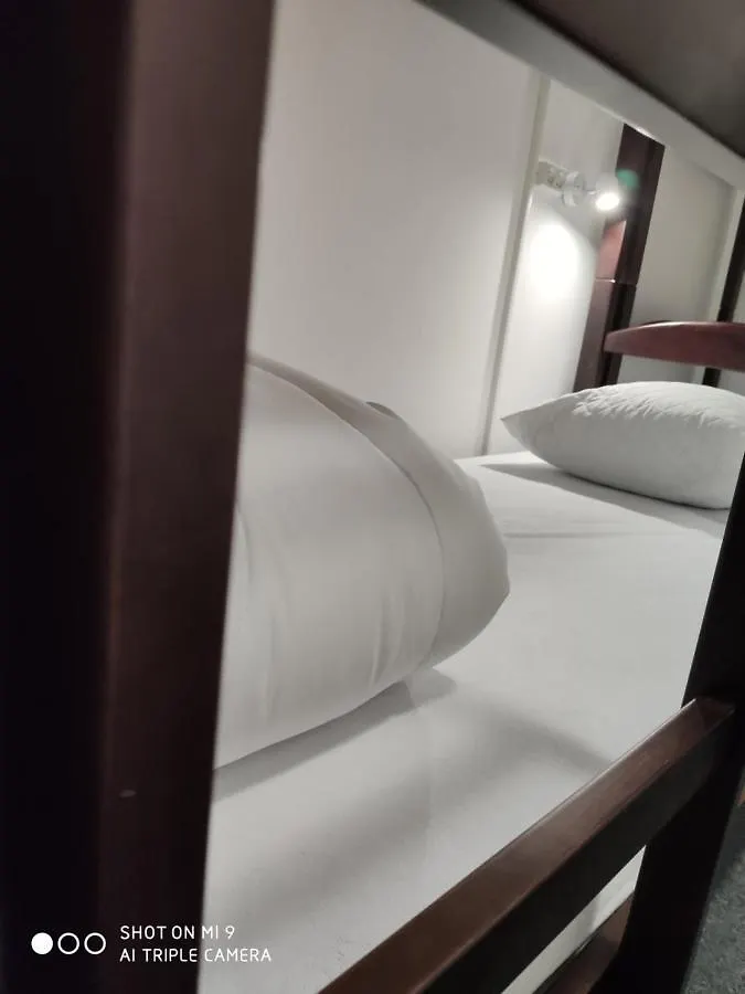 Hostel Leon קייב אוקראינה